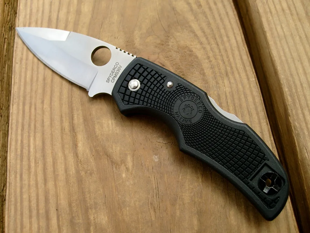 Чойл на складном ноже Spyderco Native
